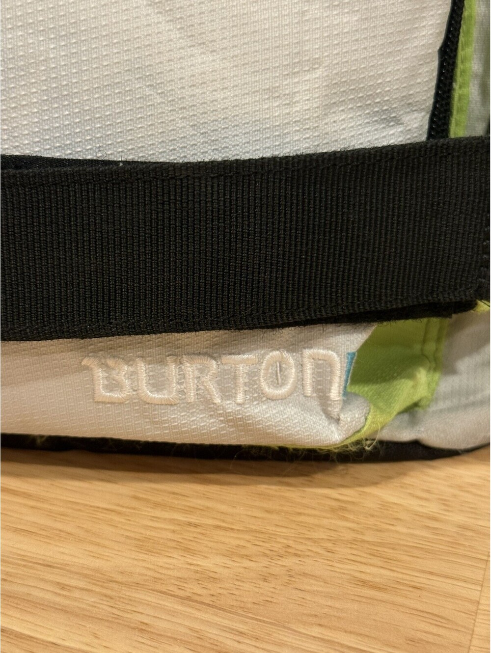 Burton Snowboard Backpack 15” Laptop Sleeve White Green Multi Pocket - Picture 6 of 10